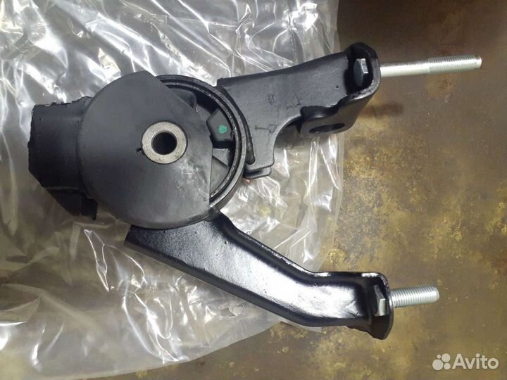 Задняя подушка двигателя тайота авенсис 1.8 двигат