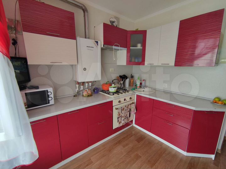 2-к. квартира, 55 м², 1/3 эт.