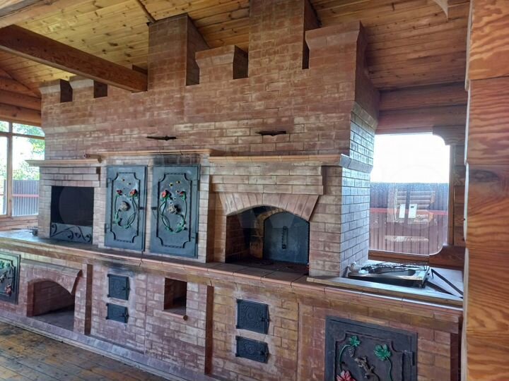 Коттедж 275 м² на участке 10 сот.