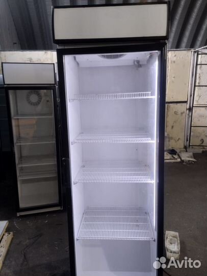 Холодильный шкаф витрина