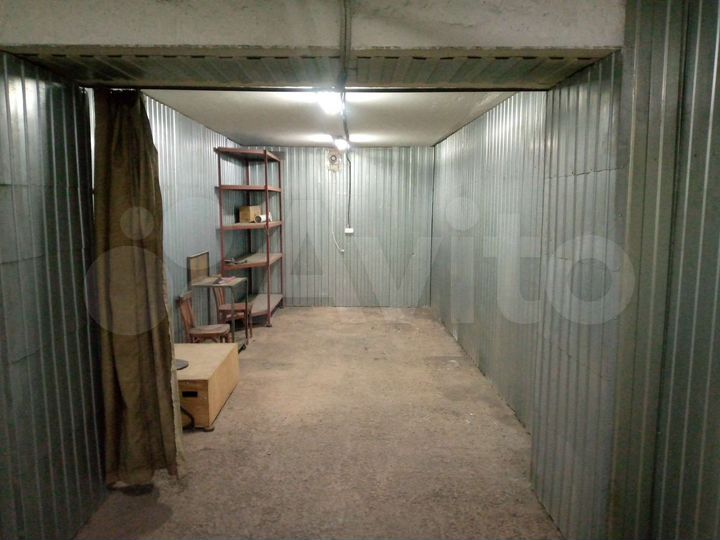 Гараж, > 30 м²