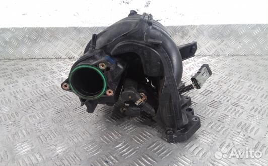 Впускной коллектор бензиновый citroen C4 1 (LBE18C