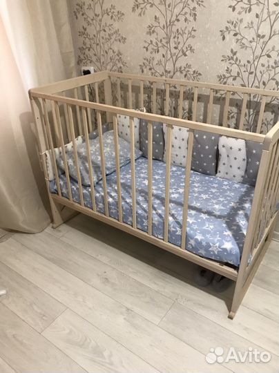 Детская кроватка