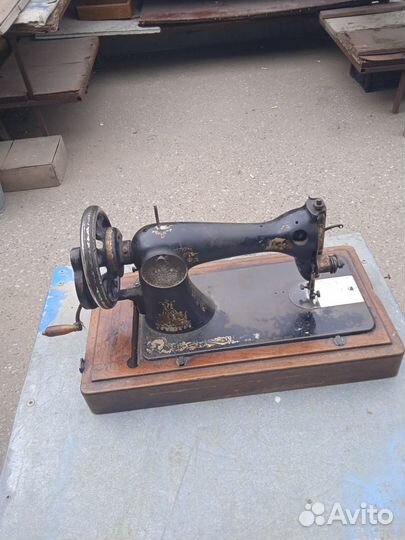 Швейная машина Singer