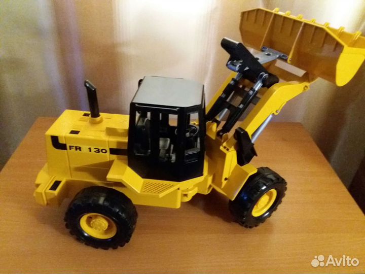 Bruder трактор