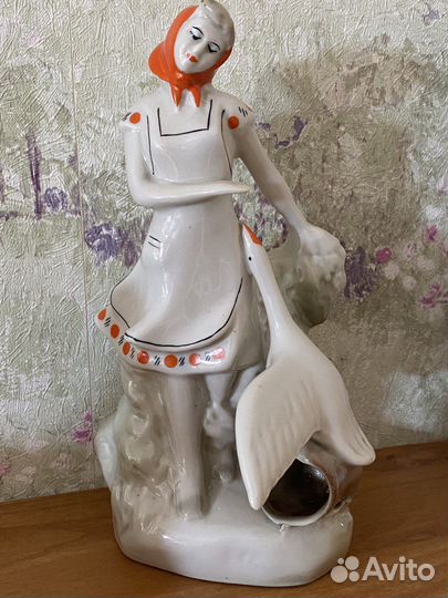 Статуэтки Берёзка. Юная плясунья. Птичница