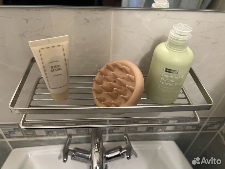 Полка навесная в ванную