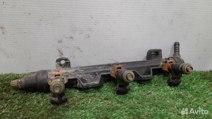 Топливная рейка (рампа) Skoda Fabia 2 рест. 1.2