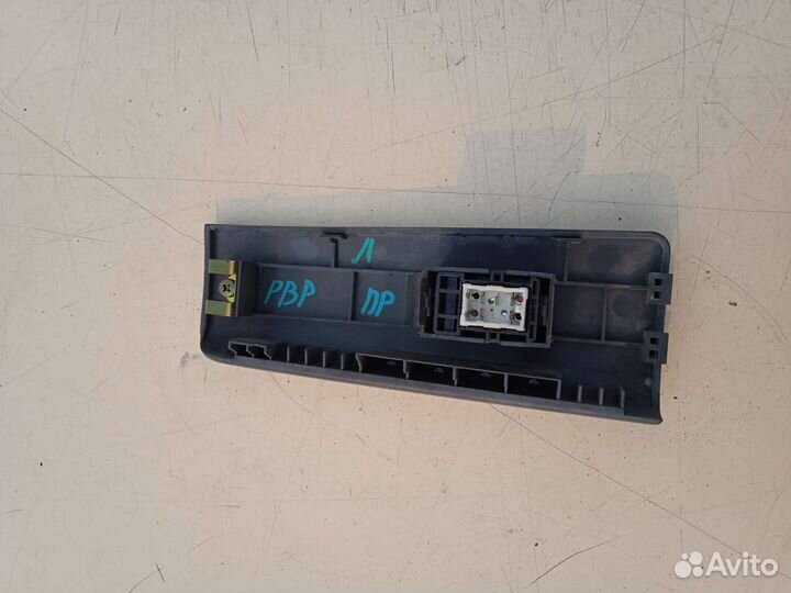 Кнопка стеклоподъёмника левая Mitsubishi RVR Z N11