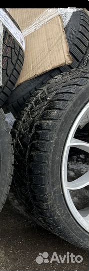 Pirelli Winter Sottozero 3 225/35 R19 93H