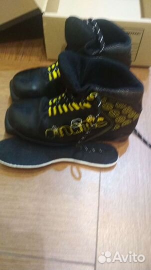 Лыжные ботинки