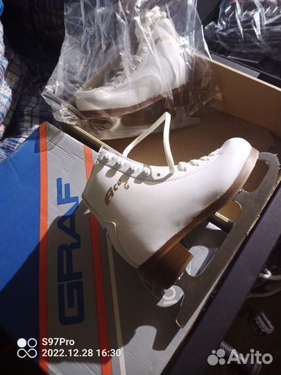 Фигурные коньки и лезвия Graf, Jackson