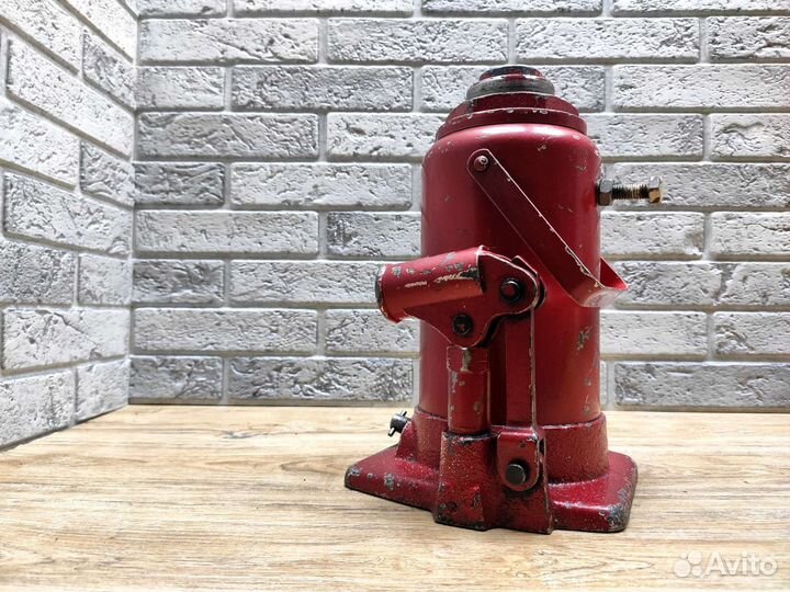 Домкрат гидравлический бутылочный