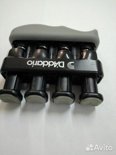 Тренажер для пальцев гитариста