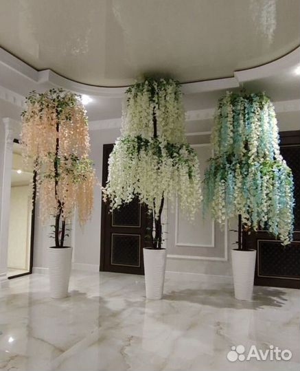 Искусственные цветы в горшках