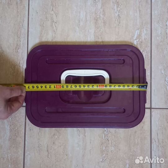 Крышка от пластикового ящика