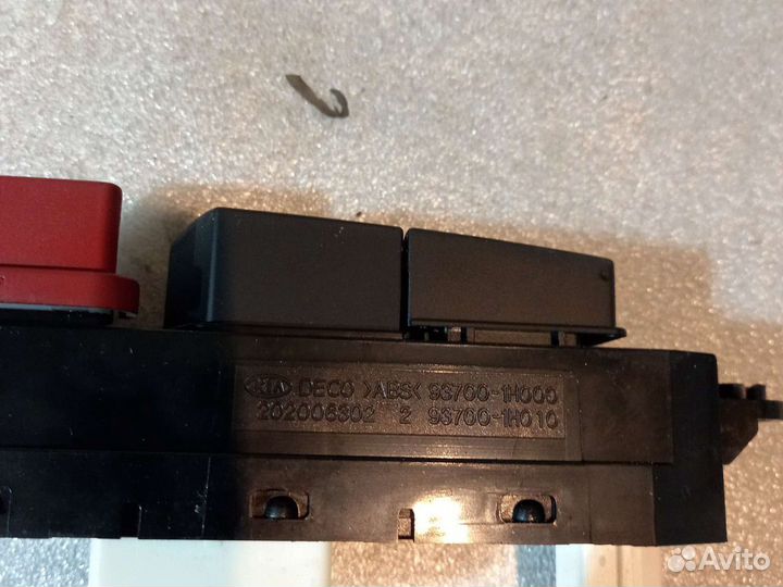 Блок кнопок аварийного сигнала Kia Ceed 1