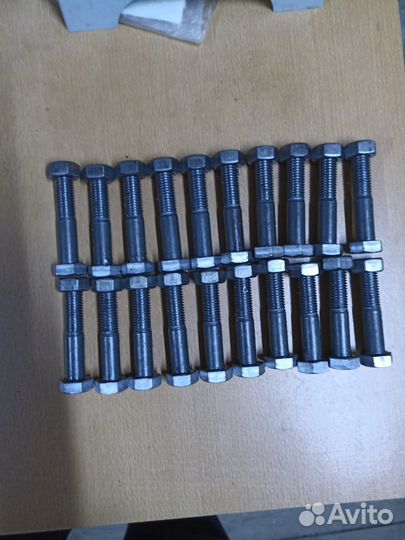 Продажа болтов с гайками