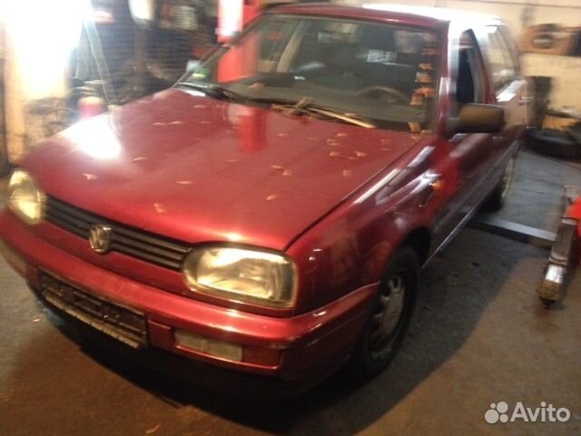 Разбор на запчасти Volkswagen Golf 3