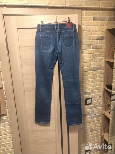 Джинсы фирменные женские « Moschino»