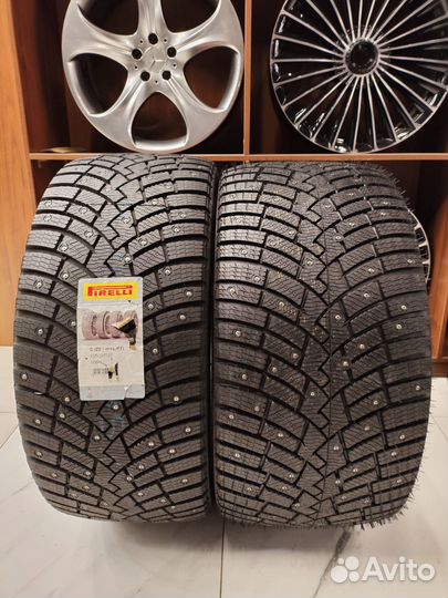 Pirelli Ice Zero 2 285/35 R22 и 315/30 R22 106H