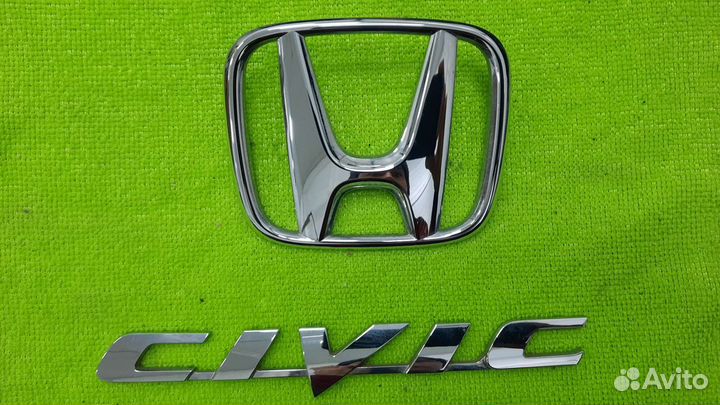 Значки на крышку багажника Хонда Сивик 4д