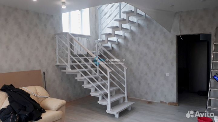 Лестница на второй этаж
