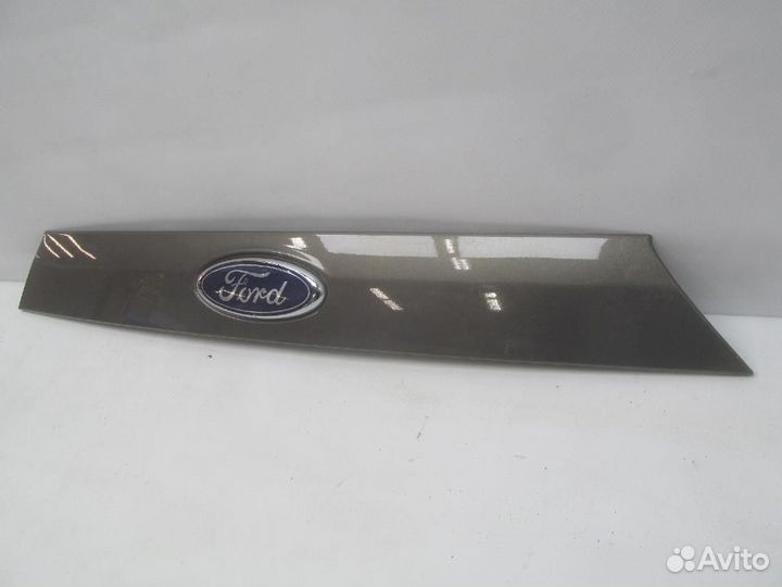 Накладка крышки багажника Ford Mondeo