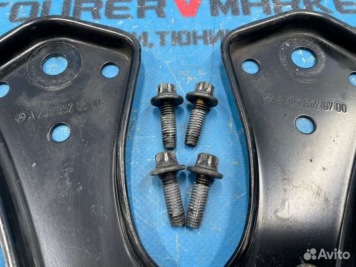 Крепление балки подвески заднее Mercedes-Benz