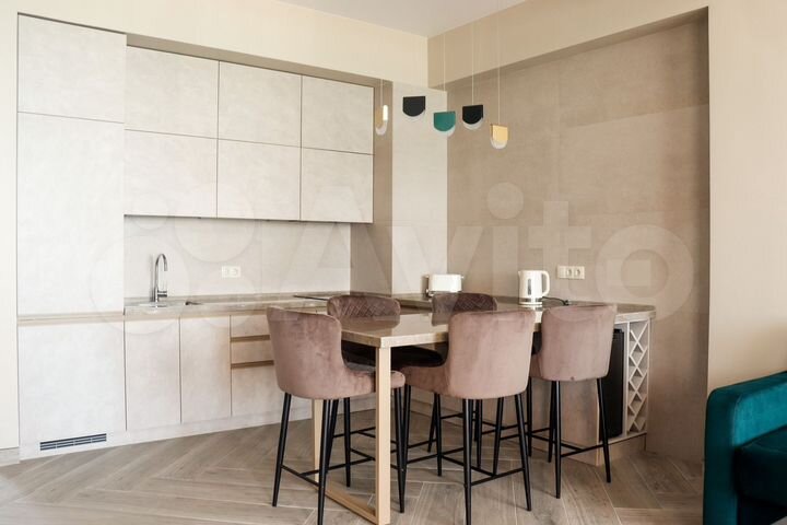 2-к. квартира, 82 м², 4/9 эт.