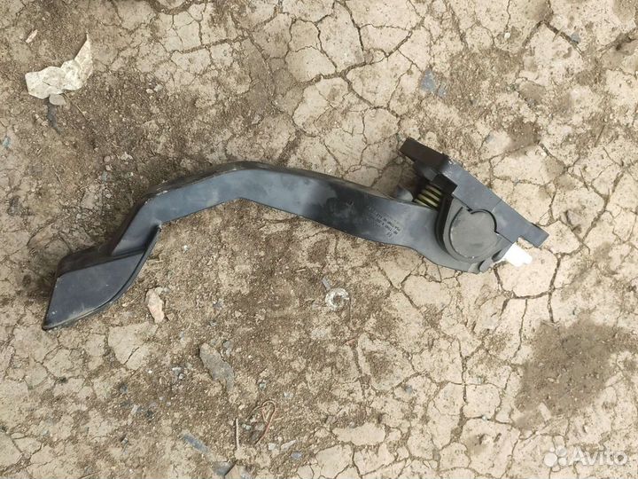 Педаль газа peugeot 206