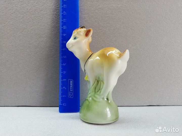 Фигурка козленок фарфор