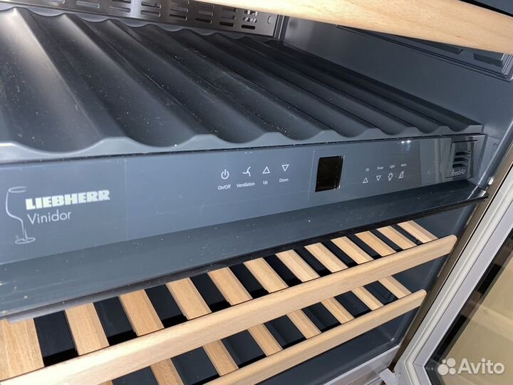 Винный шкаф liebherr