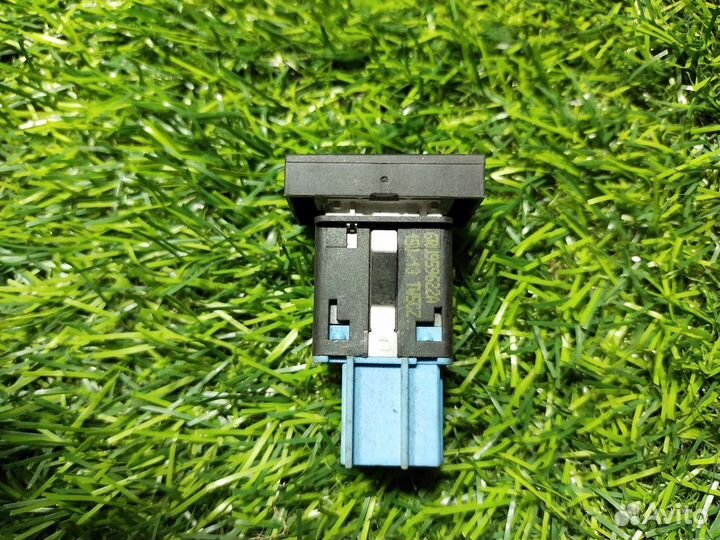 Кнопка обогрева лобового стекла Volkswagen Polo V