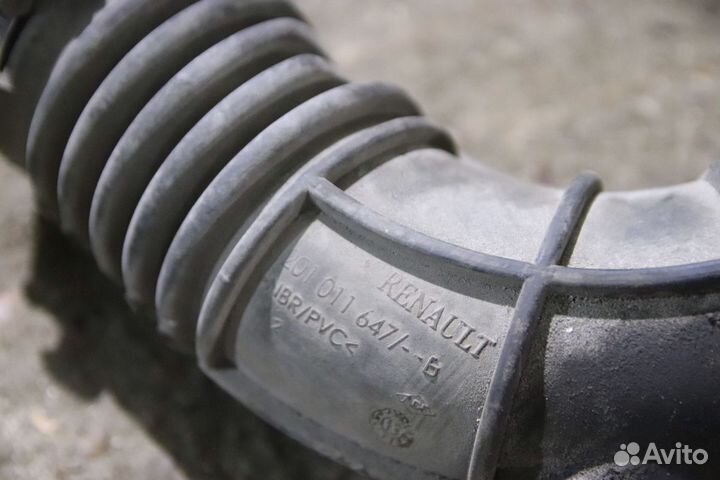 Патрубок воздушный на Рено Флюенс