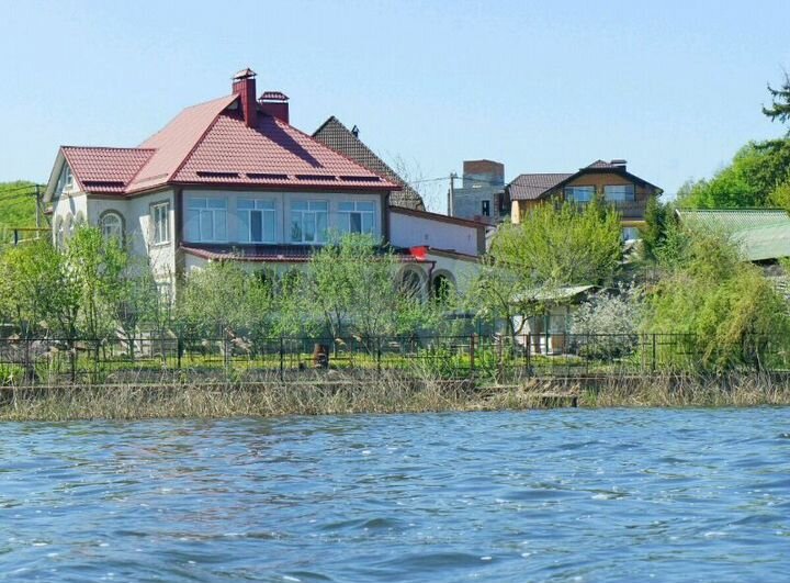 Дом 230 м² на участке 12 сот.