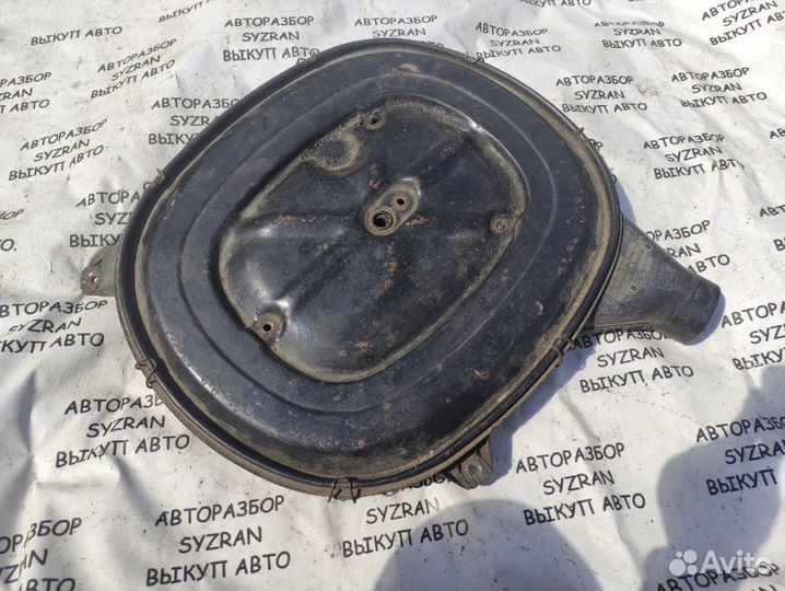 Корпус воздушного фильтра Mercedes-Benz 190 W201