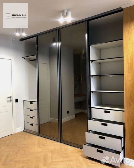 Шкаф купе с зеркалом