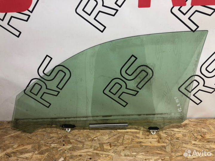 Стекло двери переднее правое Lexus Ct200H 1 До