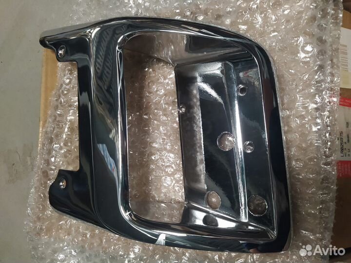 LR025975 (land rover) - Накладка бампера левая Лен