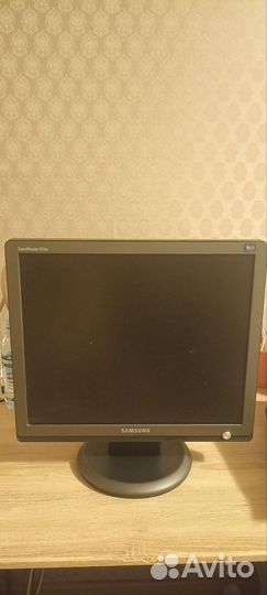 Монитор Samsung