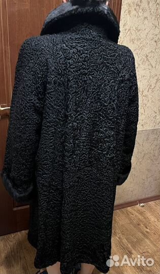 Шуба женская каракулевая