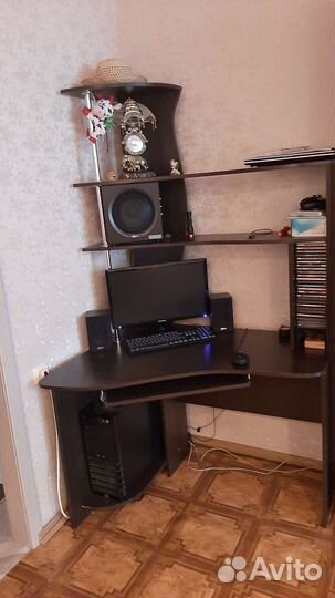 Компьютерный стол