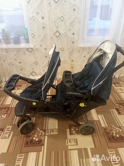Прогулочная коляска для двойни или погодок б/у