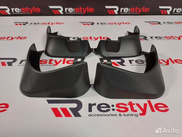 Брызговики Nissan March 13 2013-2022г