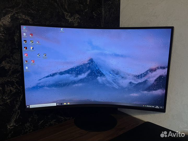 Монитор Samsung 32 изогнутый