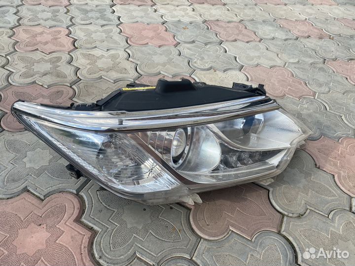 Фара правая (орегинал) toyota camryПра