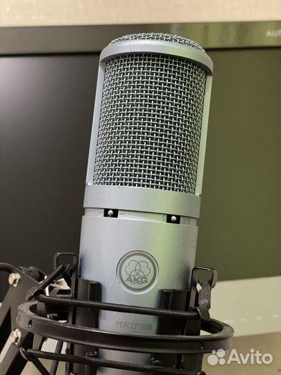 Студийный микрофон AKG P120