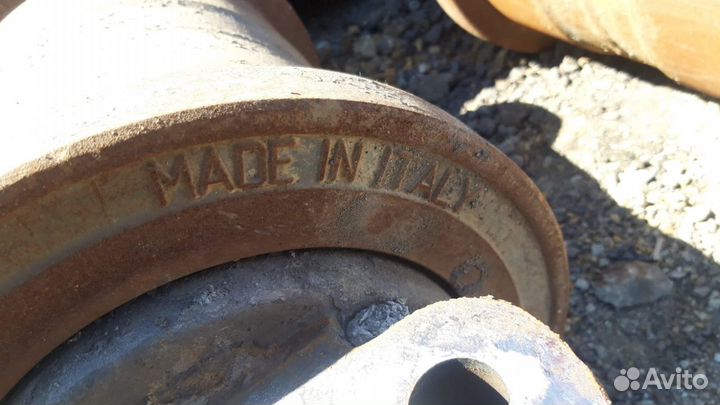 Каток опорный на экскаватор Liebherr R984C