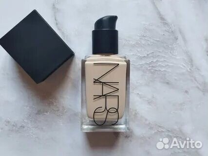 Тональный крем Nars светоотражающий